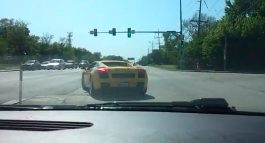 Milyonluk arabayla öyle rezil oldu ki... - Resim: 2