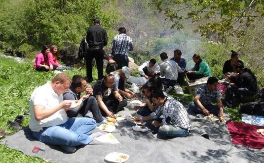 Aktütün'de barış halayı çekildi - Resim: 2