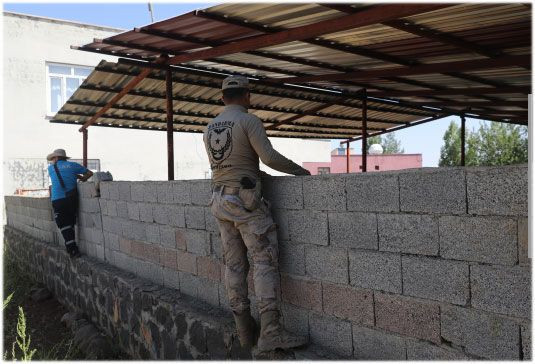 8 yaşındaki Narin'den haber yok! Araçlar, samanlıklar, boş evler arandı, Diyarbakır Valiliği'nden açıklama geldi - Resim: 1