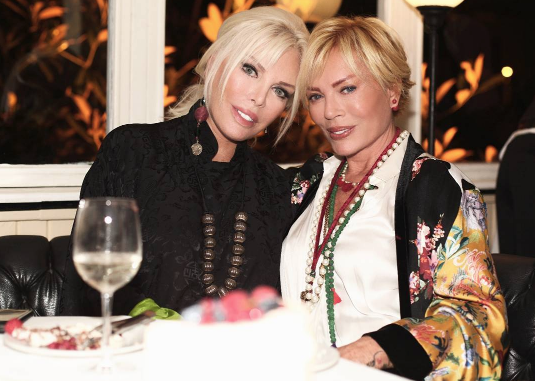 71'lik Ajda'nın kalçaları olay oldu! Genç kızlara taş çıkardı - Resim: 3