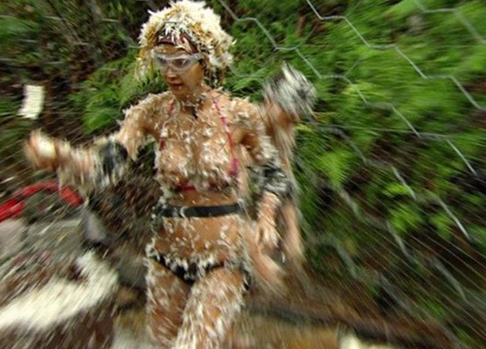 Alman Survivor seyirciyi şaşırtıyor! - Resim: 3