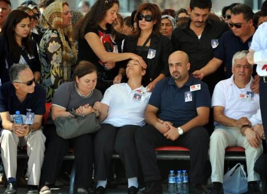 Şehit cenazesinde yürek dağlayan anlar - Resim: 4