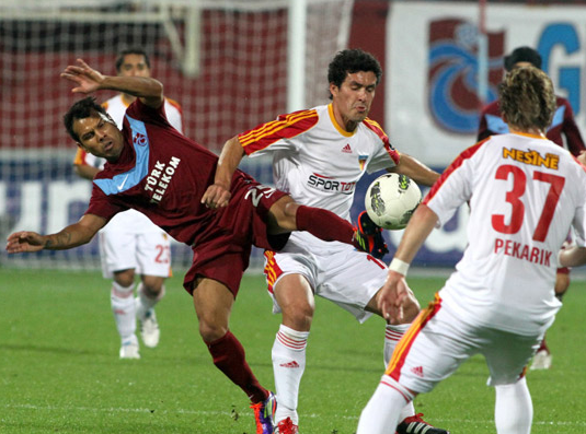 Avni Aker'de kıran kırana maç - Resim: 4