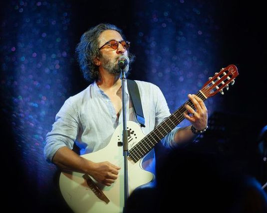 Fettah Can'ın herkesten gizlediği sır: Sahneye gözlükle çıktı, sebebini itiraf etti! - Resim: 2