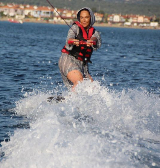 ''Gerekirse simit yeriz'' diyen Hülya Avşar'ın kriz çıkaran ekonomi eleştirisi - Resim: 4