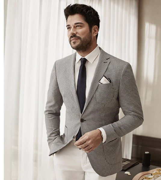 Burak Özçivit hem yüzünü hem karizmasını paraya çevirecek! - Resim: 1