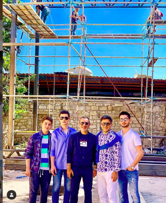 İzzet Yıldızhan kaç yaşında aslen nereli serveti dile düştü - Resim: 1