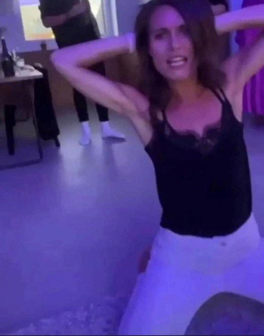 Finlandiya Başbakanı Marin'in yeni görüntüleri sızdırıldı bir erkekle... - Resim: 0