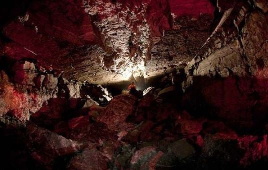 Gölün dibinde ikincir dünyayı keşfettiler - Resim: 2