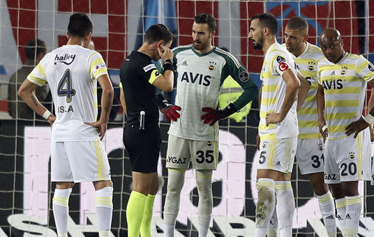 Fenerbahçeli yıldızı yerden yere vurdu: Ruhsuz oyuncu - Resim: 3