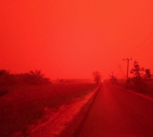 Gökyüzü kan kırmızısına büründü görenler hayrete düştü son yılların en kötüsü - Resim: 2
