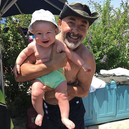 'Tütsü By Düvee' neyin nesi? Mehmet Aslantuğ topraktan çıkardığını satacak - Resim: 1