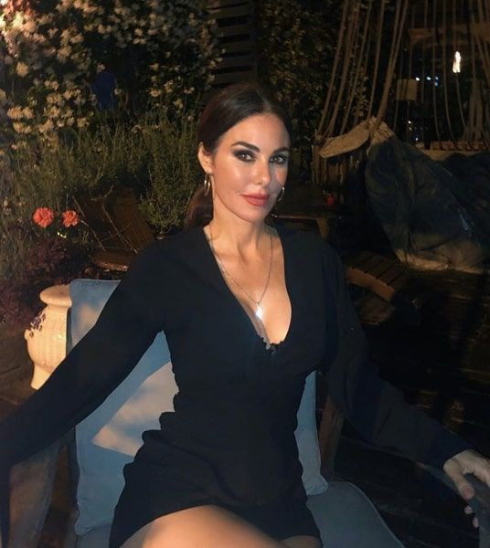 Defne Samyeli'nin göğüs dekolteli pozuna laf atan Cenk Eren bakın ne dedi - Resim: 1