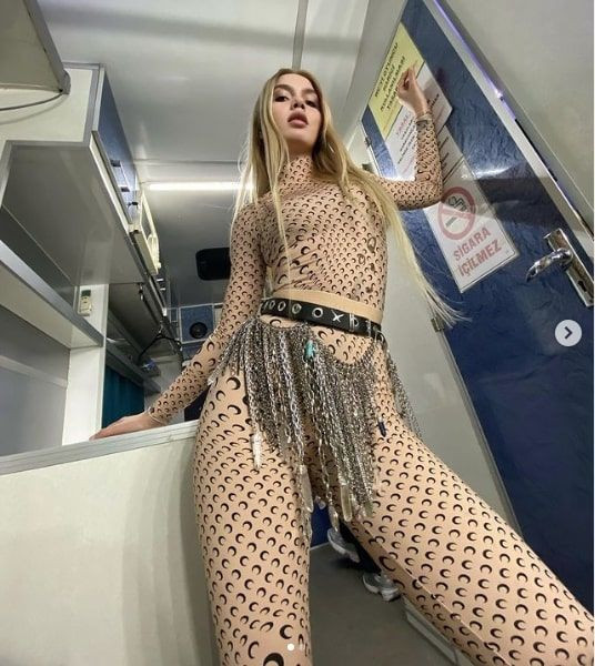 Aleyna Tilki 'İyiyim' demişti durum öyle çıkmadı arabadan tek başına bile inemedi - Resim: 3