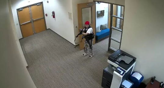 ABD'de mezun olduğu okula silahla saldıran kadın 3'ü çocuk 6 kişiyi öldürdü! - Resim: 3