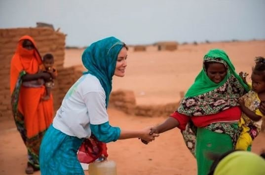 Gamze Özçelik, Müslüman katliamı için dünyaya seslendi  - Resim: 4