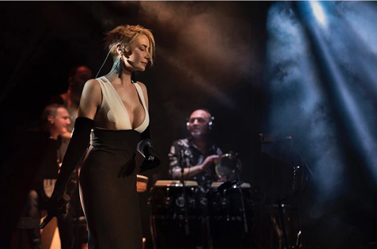 Paylaşımı olay oldu! Sıla'dan derin göğüs dekoltesi - Resim: 4