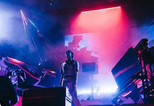 Sahnede cinsel ilişkiye girdi DJ Flume'in görüntüsü internete düştü - Resim: 3