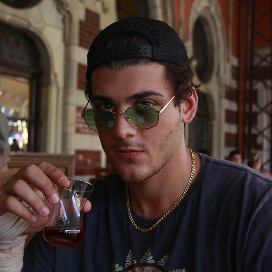 Survivor Yiğit Poyraz kaç yaşında ne iş yapıyor instagram pozları fena - Resim: 3