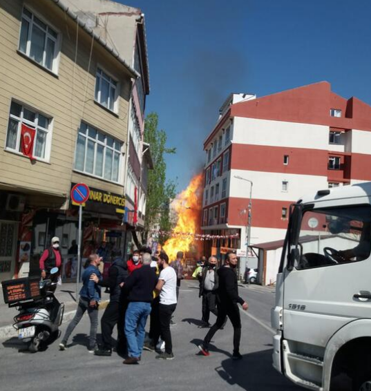 İstanbul'da şiddetli doğal gaz patlaması! Alev topuna döndü - Resim: 1