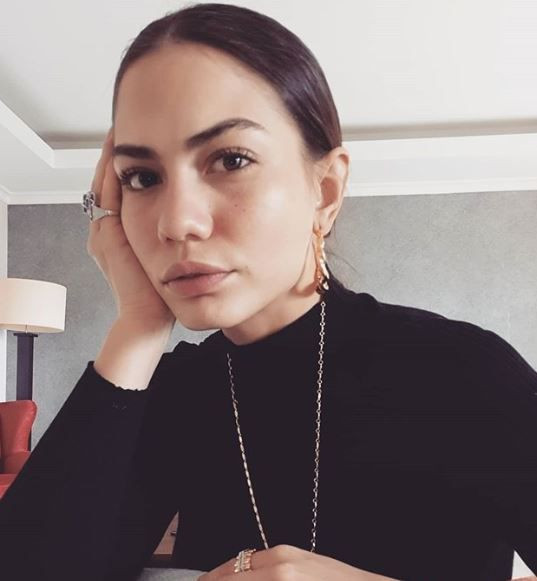 Kerem Bürsin Demet Özdemir sorularına yanıt verdi! Sessizliğini bozdu - Resim: 1