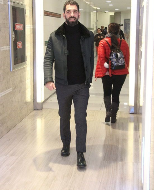 Arda Turan için tuvalette kuyruğa girdiler! - Resim: 1