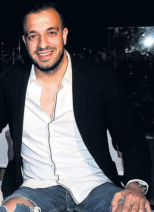 Yasmin Erbil ünlü şarkıcının eski nişanlısını kaptı! - Resim: 4