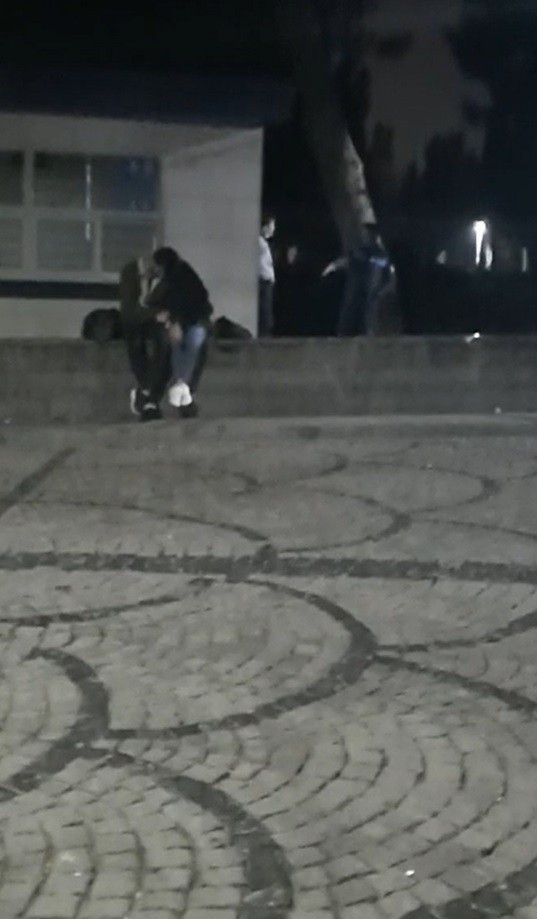 Büyük saygısızlık! Edirnekapı Şehitliği'nde tepki çeken görüntüler - Resim: 0