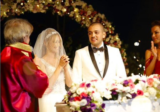 Buse Arslan kaç yaşında nereli eşi Kazım Karadeniz kimdir? - Resim: 4