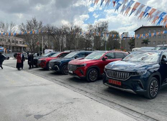 Togg'lar yan yana dizildi! Ankara Spor Salonu önünde dikkat çeken görüntü - Resim: 0