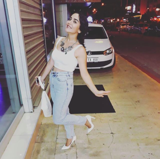 Masterchef Duygu Acarsoy yaşı kaç instagram halleri çok başka - Resim: 0