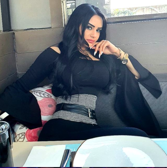 Çırılçıplak pozunu sansürsüz paylaştı fenomen gelin Naz Mila kriz çıkardı - Resim: 1