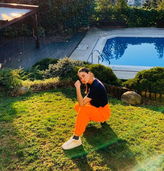 Ünlü isimlerin korona günlerinde ev modası! - Resim: 4