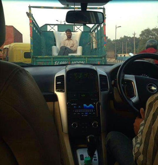 Böyle rezalet görülmedi öyle bir poz verdi ki... - Resim: 3