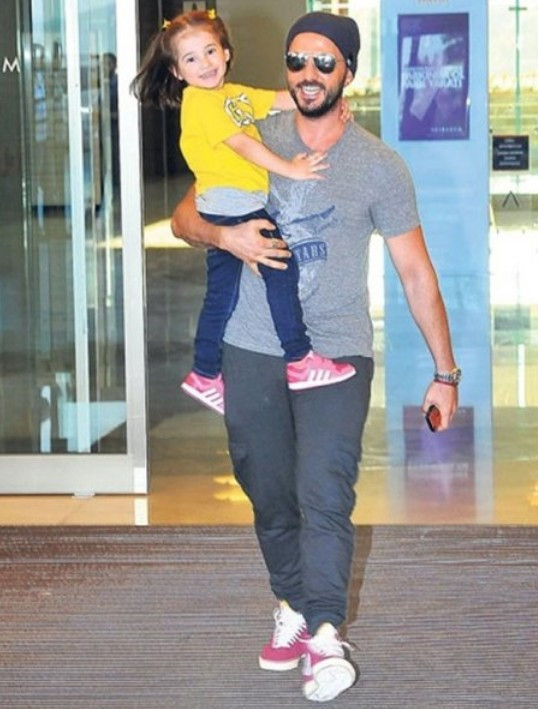 Gökhan Özen'in kızlarına bakın ilk kez gösterdi - Resim: 3