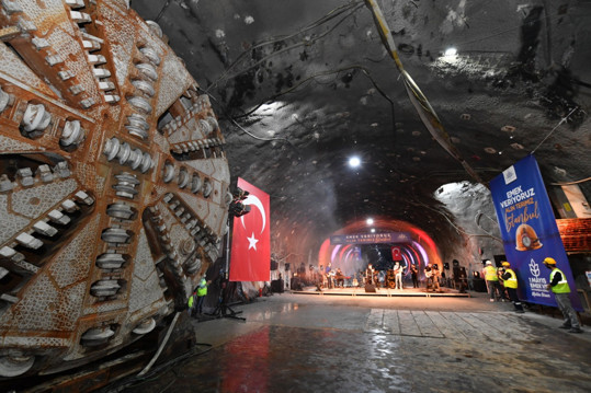 İstanbul Valisi Ali Yerlikaya duyurmuştu! 1 Mayıs'ta işçilere özel konser - Resim: 1