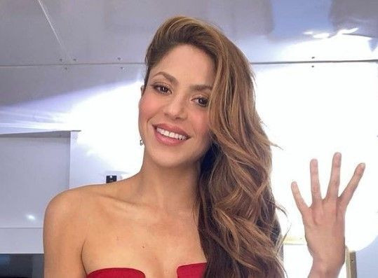 Shakira aldatıldı eşi Pique'ye meydan okudu! Ünlü yıldızları takibe aldı - Resim: 4