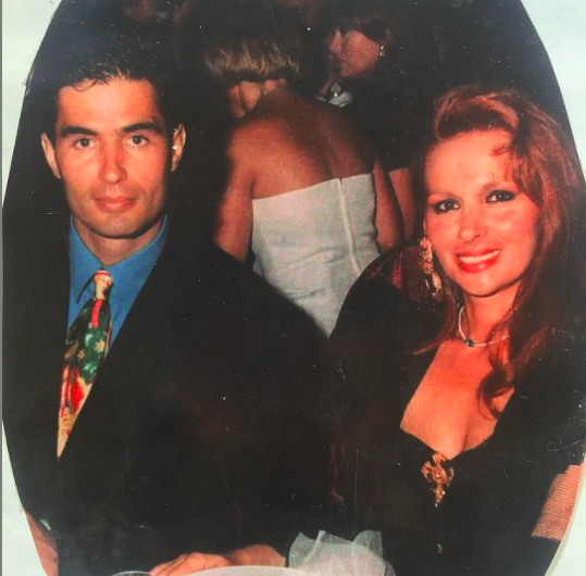 Yaşar Alptekin'in kızı Ayris kaç yaşında annesi kimdir? - Resim: 1