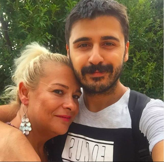 Survivor Tayfun'un annesi kimdir Ebru Çolak kaç yaşında? - Resim: 3