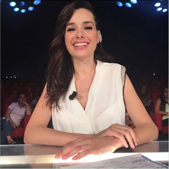 Özgü Namal parayı duyunca tav oldu! 6 yıl sonra yeni diziyle geliyor - Resim: 4