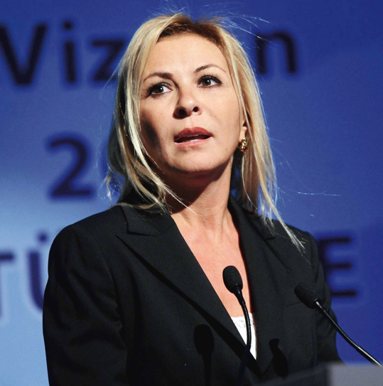 Onlar Türkiye'nin en güçlü ünlü kadınları - Resim: 3