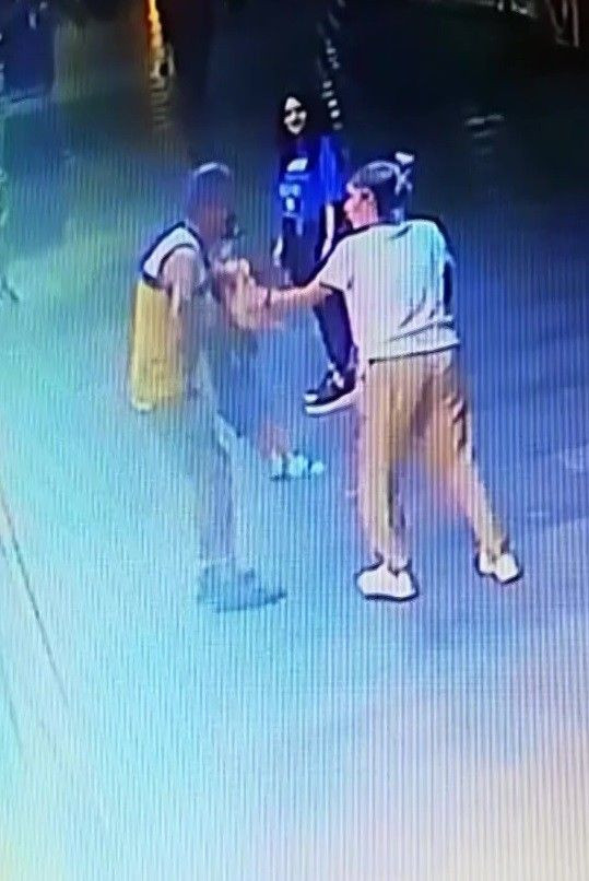 Antalya'da çok sevimli dediği 2.5 yaşındaki çocuğu kaçırmaya kalktı - Resim: 1