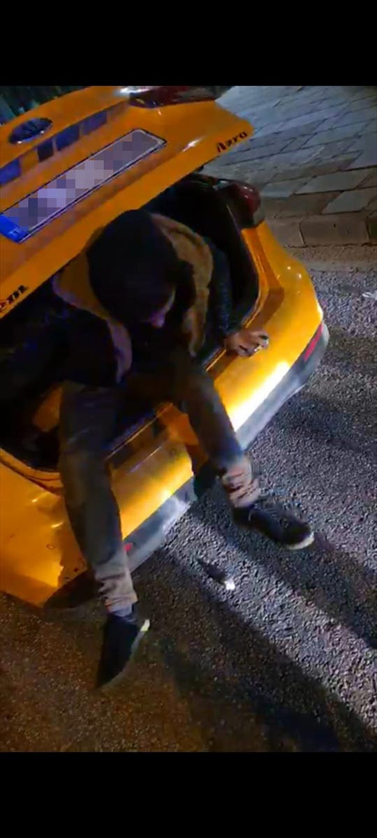 Ankara'da kısıtlama denetiminde polis bagajı açtığında şaşkına döndü - Resim: 0