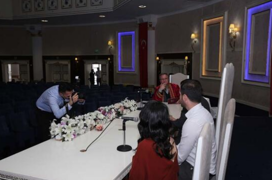 Koronavirüse karşı online nikah dönemi başladı! Cep telefonundan izlediler - Resim: 1