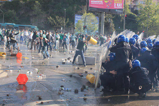 Bursa'daki maça gölge düştü! - Resim: 3