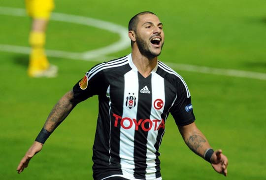 Quaresma İsrail'i bombaladı - Resim: 2