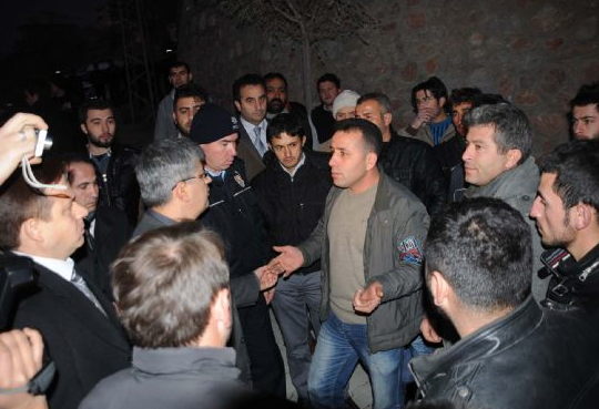 İşçilerin çiş kavgası hastanede bitti - Resim: 4