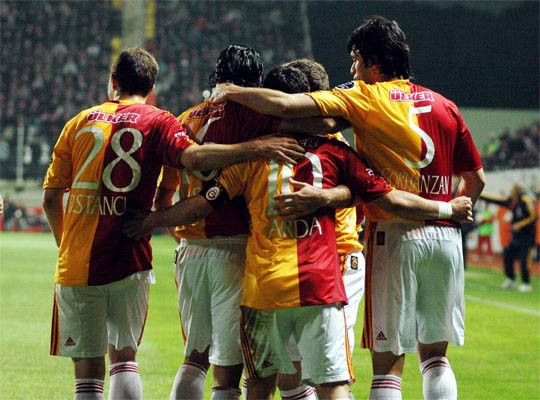 Galatasaray galibiyeti hatırladı - Resim: 1