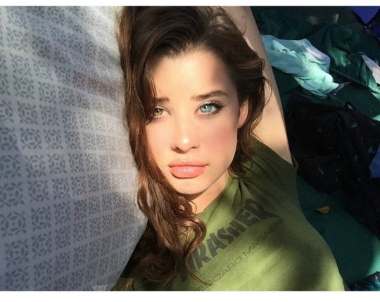 Ünlü güzelin bir gözü kahve diğeri mavi - Resim: 4