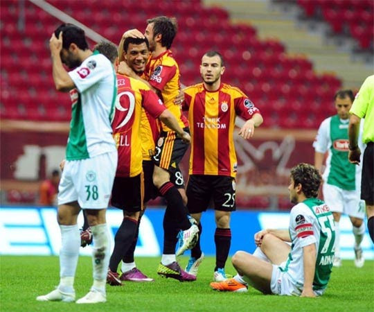 Galatasaray galibiyetle kapadı - Resim: 2